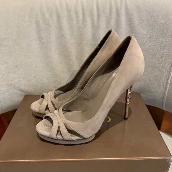 Authentic Gucci Suede Heel - Picture 1 of 10